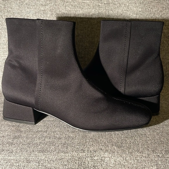 Jeffrey Campbell Katlyn Boot. NWT main image 4